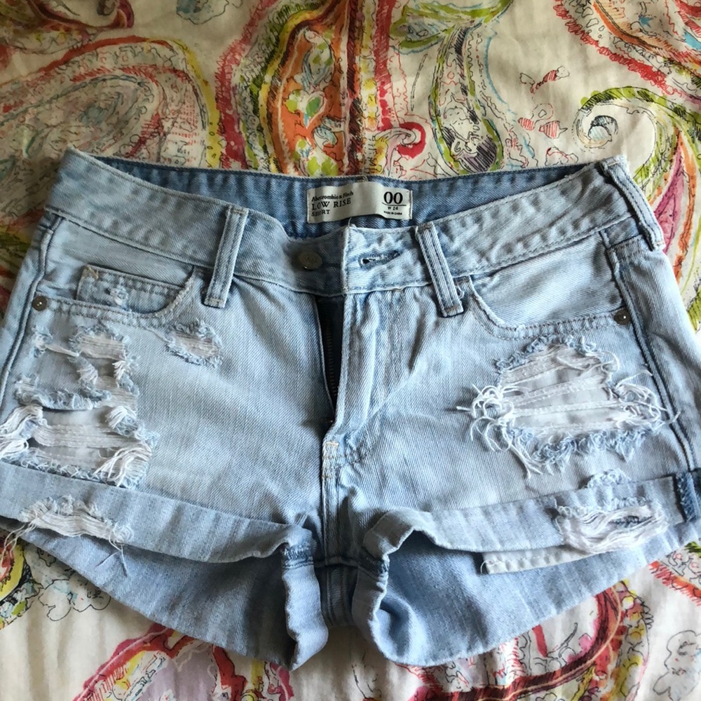 Distressed denim shorts size 00
